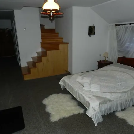 Dwor Bajbuza Maison d'hôtes Tarczyn (Piaseczno)